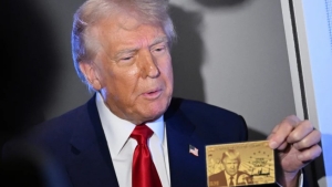 “Por 5 millones de dólares, esta podría ser tuya... saldrá en menos de dos semanas”, dijo Trump.