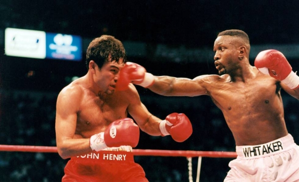 Pernell Whitaker, en un pelea contra Óscar de la Hoya. 