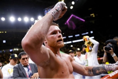 Condona SAT millones al 'Canelo' Álvarez.