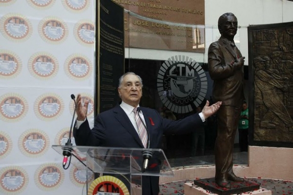 Joaquín Gamboa Pascoe: El dinosaurio mexicano que se hizo una estatua