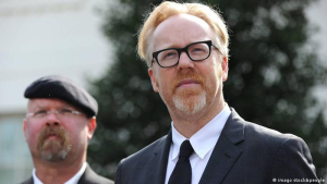 John Galvan llevaba 21 años en prisión cuando vio una repetición de "Cazadores de Mitos" ("Mythbusters") (en la foto) en 2007.