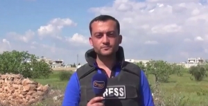 Un periodista es alcanzado por la metralla en Siria mientras informaba (VIDEO)