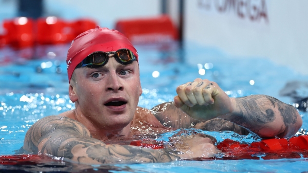 El nadador británico Adam Peaty después de competir en la final del relevo combinado 4x100 m masculino, el 4 de agosto de 2024.