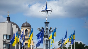 Reportan que Europa llevó semanas estudiando el plan de enviar tropas a Ucrania y que EE.UU. respaldó la idea