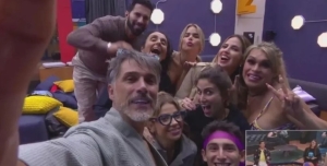 'La Casa de los Famosos México'.