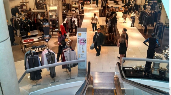 Los grandes almacenes dejarán de operar hasta el 30 de abril por emergencia sanitaria.