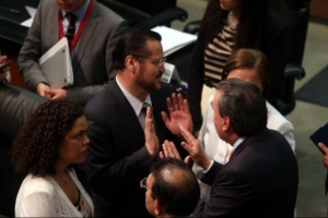 Sesión ordinaria de la Cámara de Senadores. En la imagen, el coordinador priísta Emilio Gamboa Patrón, el líder panista Fernando Herrera y la senadora Mariana Gómez del Campo.