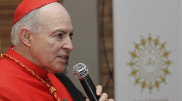 Carlos Aguiar Retes, tras ser nombrado cardenal, en 2016