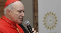 Carlos Aguiar Retes, tras ser nombrado cardenal, en 2016