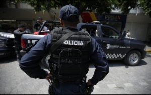 Al lugar acuden uniformados de Guadalajara y Servicios Médicos Municipales.