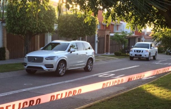 Robo frustrado de camioneta en Bugambilias deja un lesionado