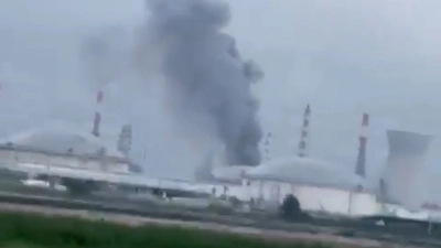 Irán bombardea la mayor refinería de Israel