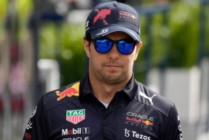 El piloto mexicano de Red Bull, Sergio "Checo" Pérez sigue demostrando que cuenta con el cariño de parte de la afición del equipo de la bebida energética.
