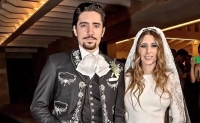 Alex Fernández, hijo de Alejandro Fernández, en la celebración de su boda religiosa con Alexia Hernández.