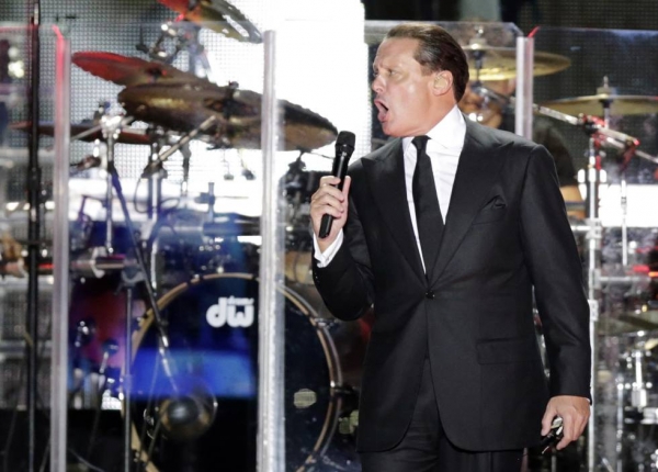 Detienen a Luis Miguel en EEUU