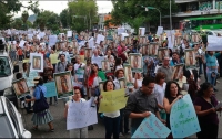 Grupos católicos insisten en retiro de escultura “Sincretismo”