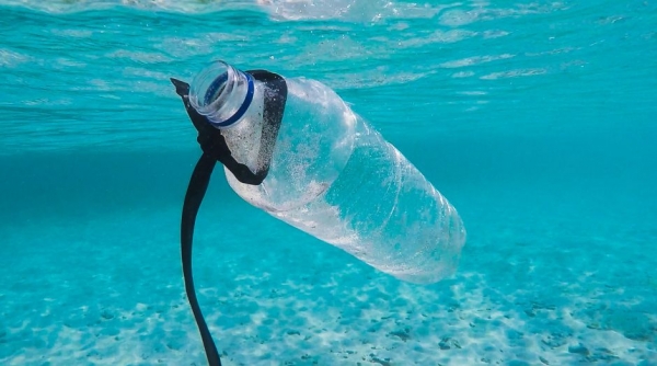 La contaminación de los mares con plástico es alarmante. 